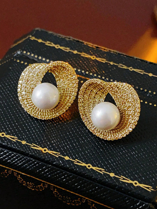 Fabulous Woman Wave Earrings